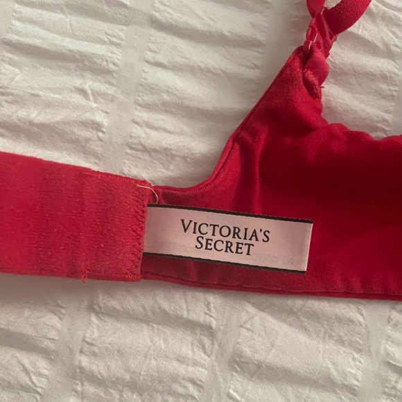 BODY BY VICTORIA Perfect Shape Push-Up Smooth Bra Red - Picture 3 of 4